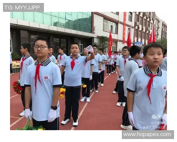 榆次经纬厂足球明星闪耀赛场展现团队精神与拼搏精神的精彩瞬间