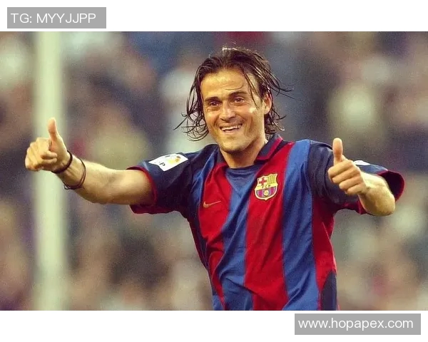 足球明星华丽转身成女生展现全新风采与魅力的故事