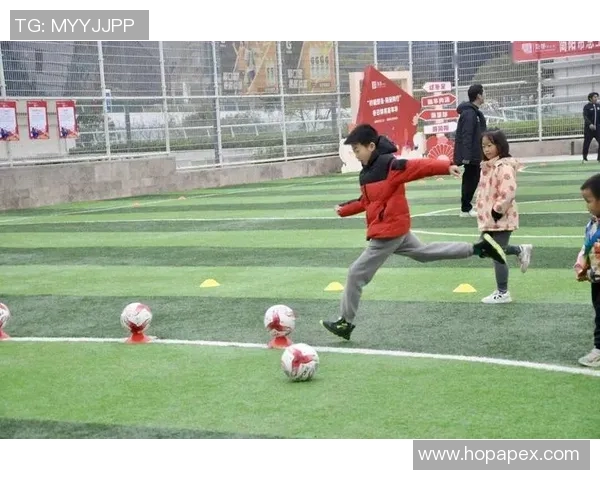 贵州村超引发热潮香港足球明星齐聚展现风采