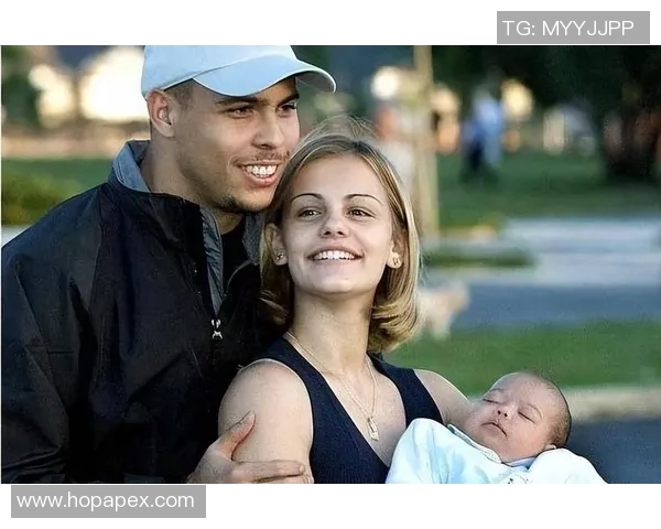 足球明星的媳妇梅兰妮揭秘她的生活与事业背后的故事与挑战